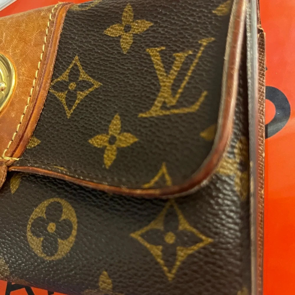 ⭐️Louis Vuitton Monogram Boetie Authentic - Great condition! - Picture 11 of 15